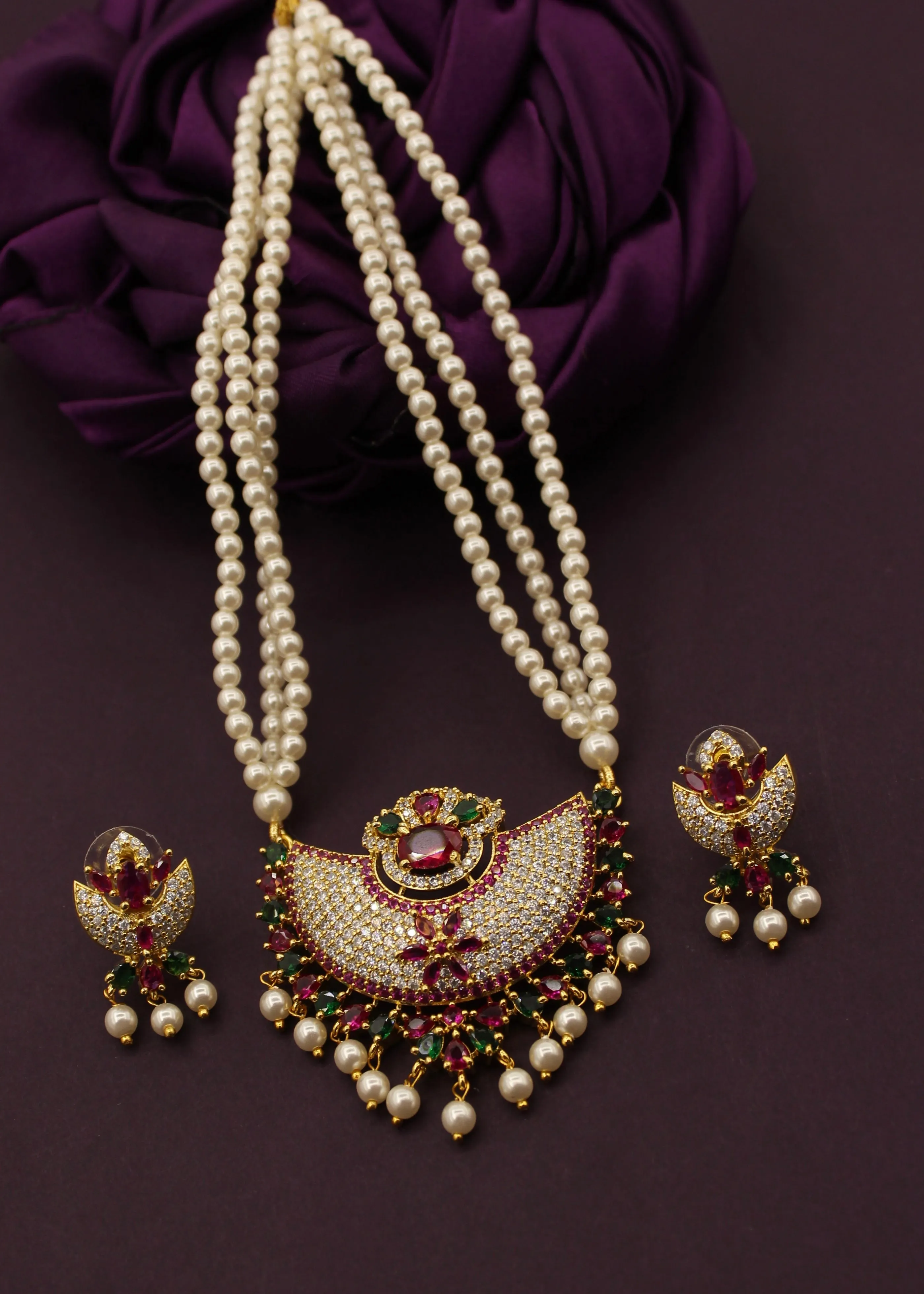 ELEGANT MOTI NECKLACE