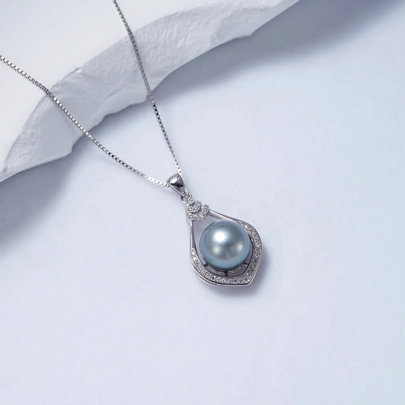 Elegant Tahitian Pearl Necklace WN00617