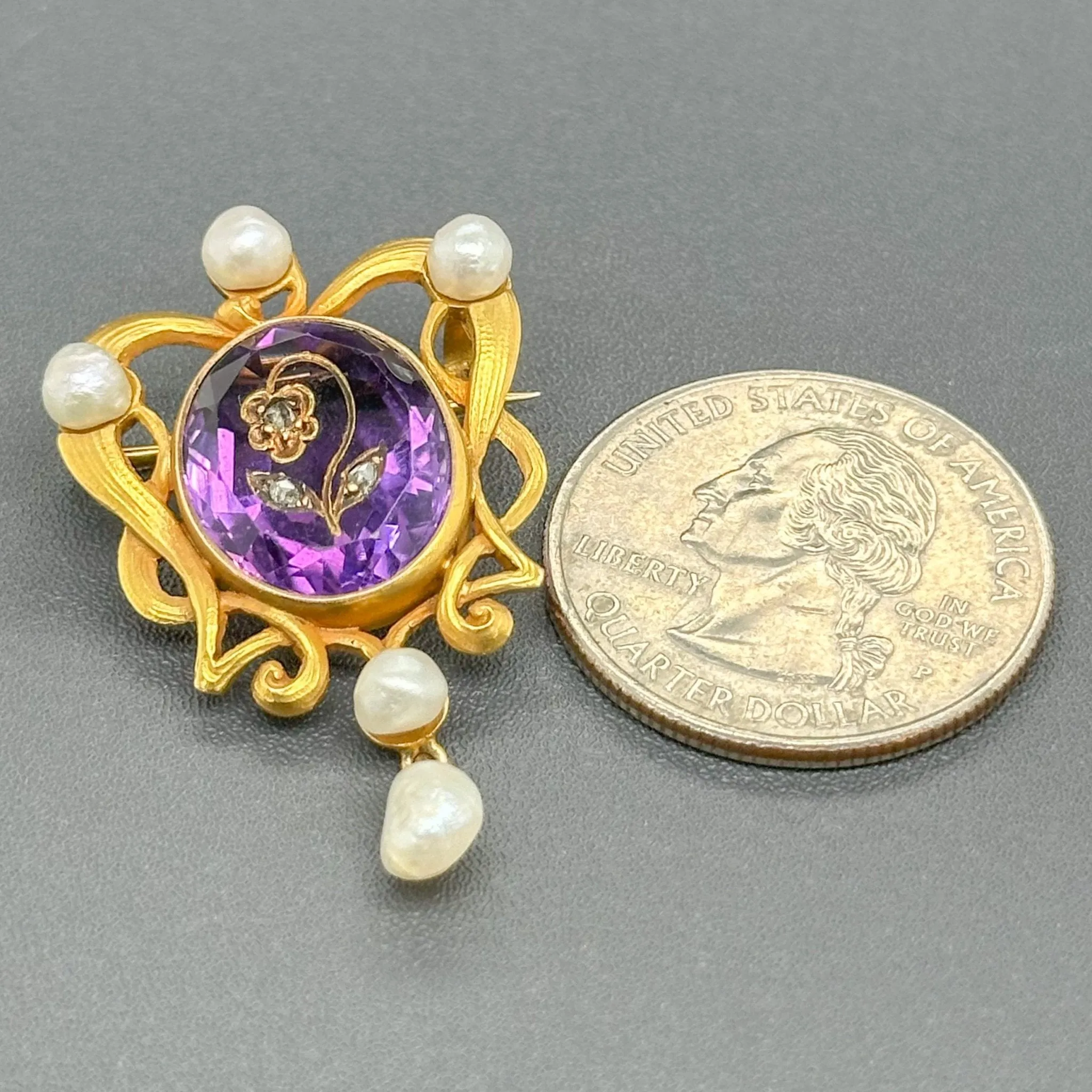 Estate 18K Y Gold 6.88ct Amethyst, Freshwater Pearls, & Diamond Pin