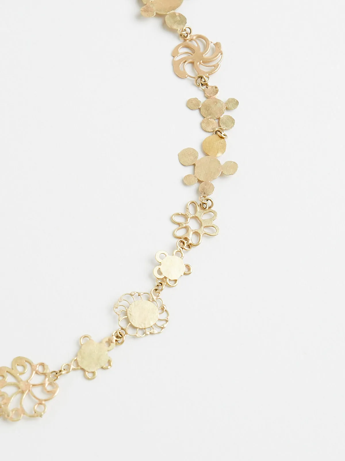 Small Flowery Chain Necklace in 18k Yellow Gold