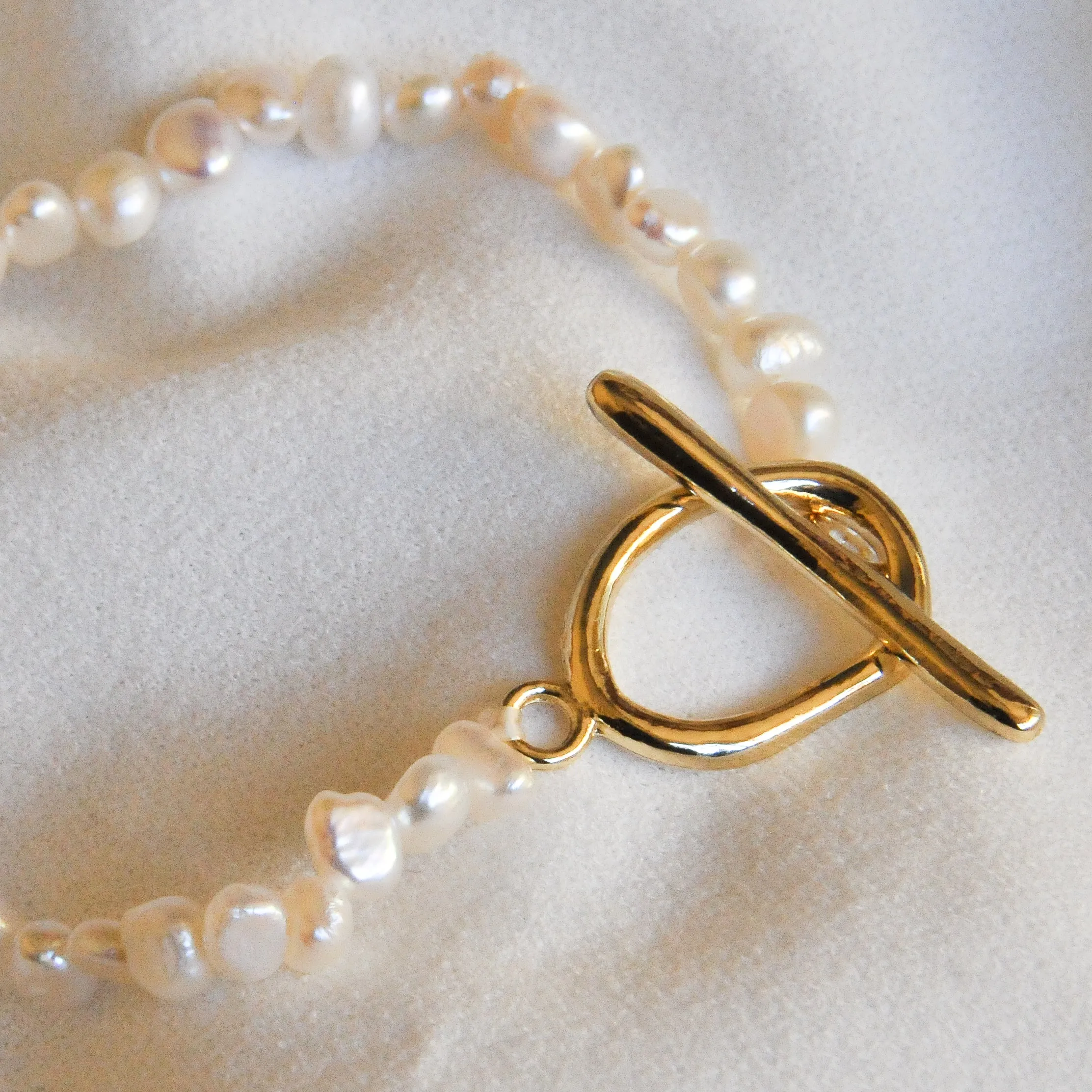 Toggle Clasp Pearl Bracelet